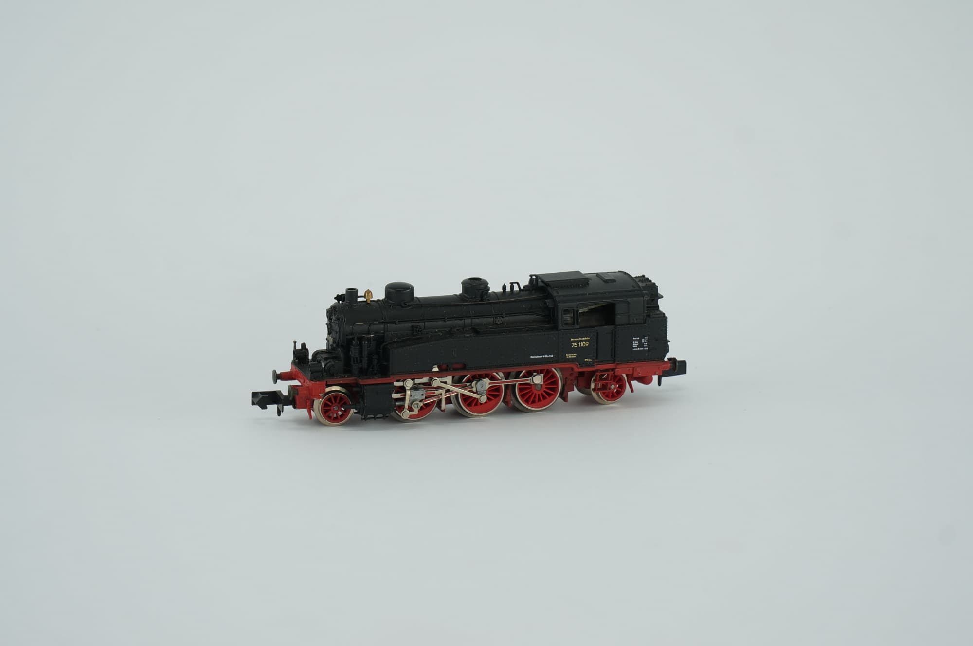 Arnold N Dampflokomotive BR 75 1109 DRG Epoche II NEM N 1:160