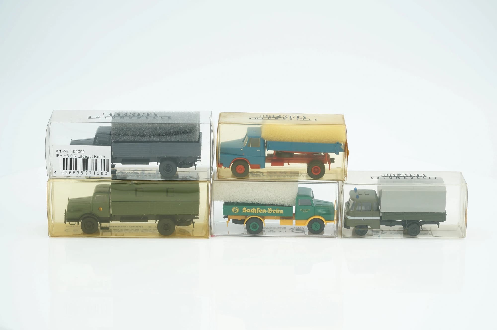Brekina IFA Pritsche LKW NVA Militär Ladegut Kohle NVA DDR Volkspolizei 1:87