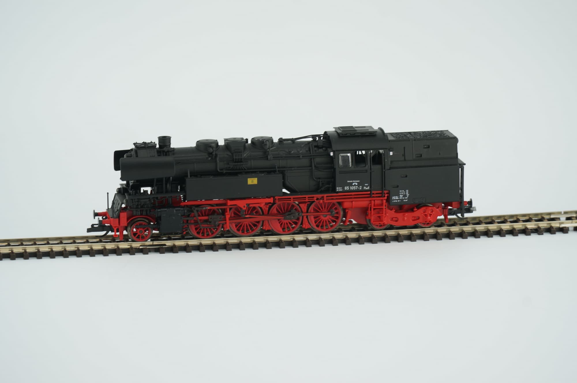 Gützhold TT 72100 DR BR 65 1057-2 Schwarz Rot Epoche IV Tender-Dampflokomotive Digital