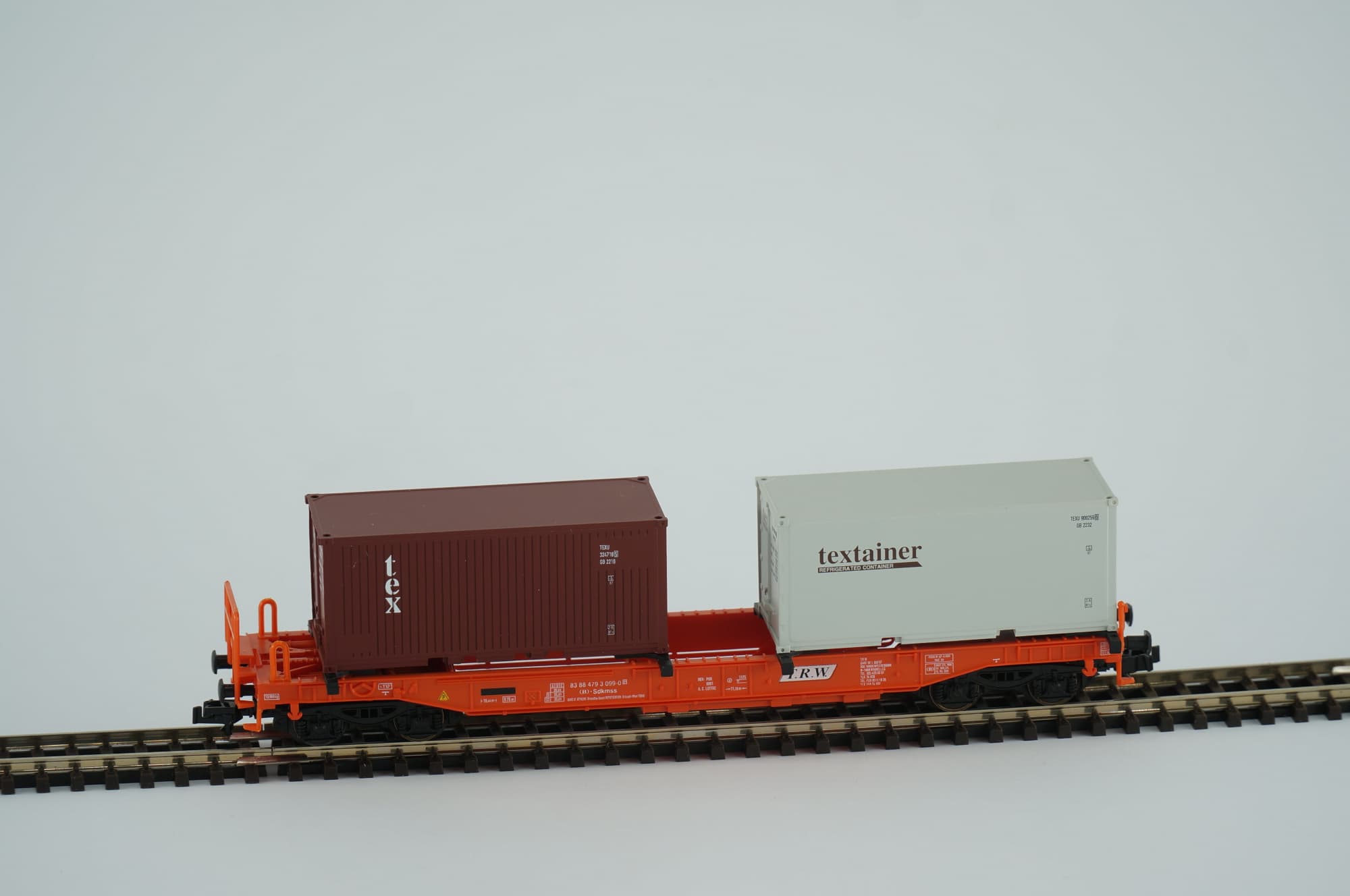 Tillig 15552 TT Taschenwagen Sdkmss T.R.W. m. 2 Containern TEX / textainer Ep V