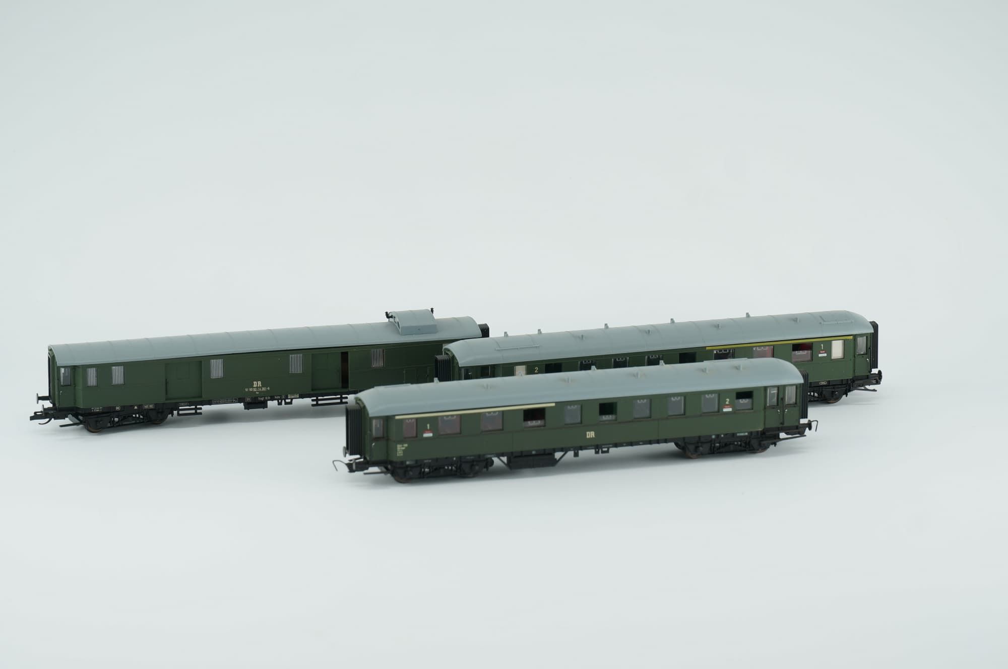 Tillig TT 13321 DR Eilzugwagen-Set 3-teilig IV Gepäckwagen grün Einheitsbauart Epoche III