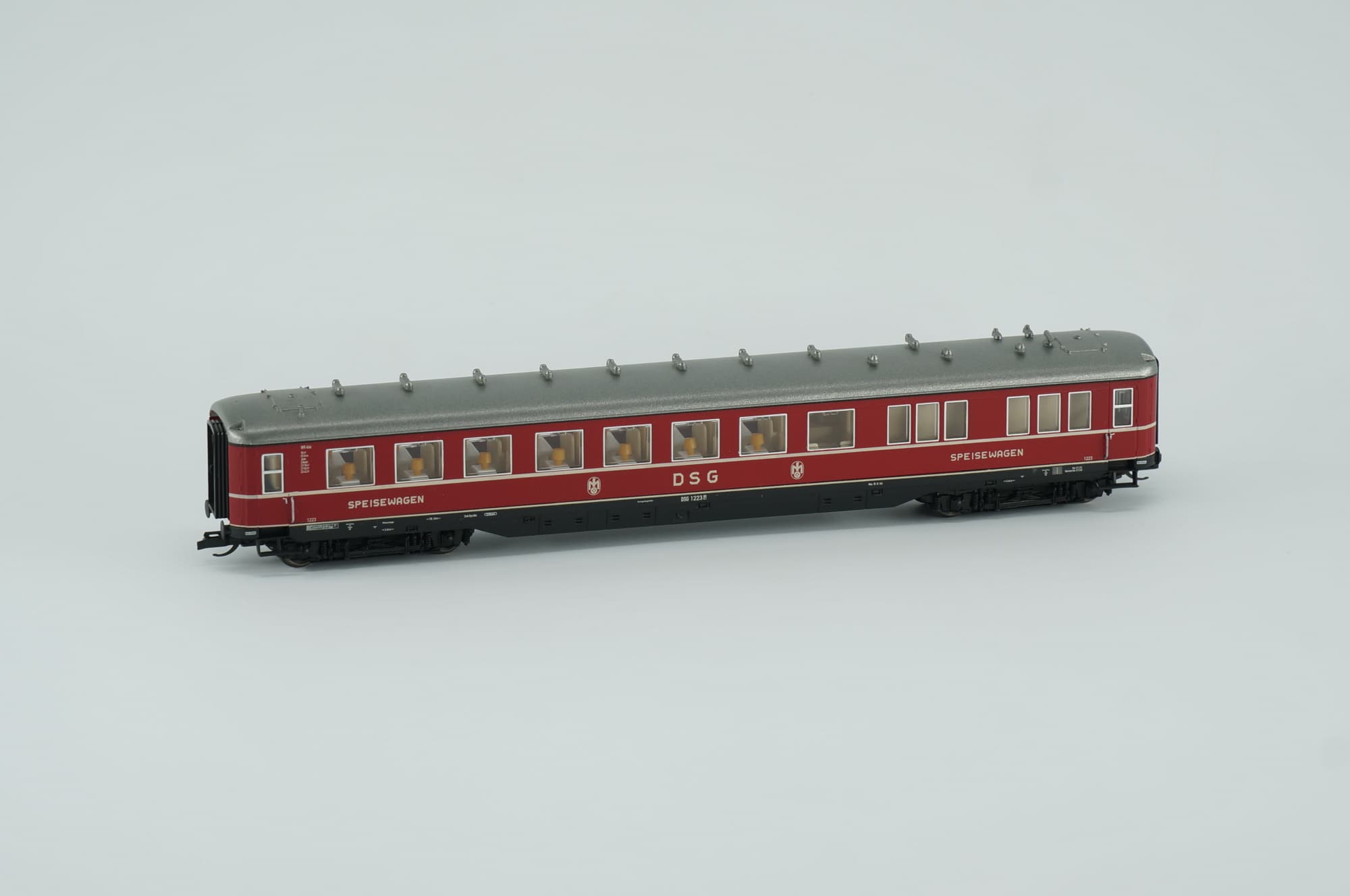 Tillig TT 16975 DB DSG Speisewagen WR4g-28 Schürzenwagen Epoche III weinrot Personenwagen
