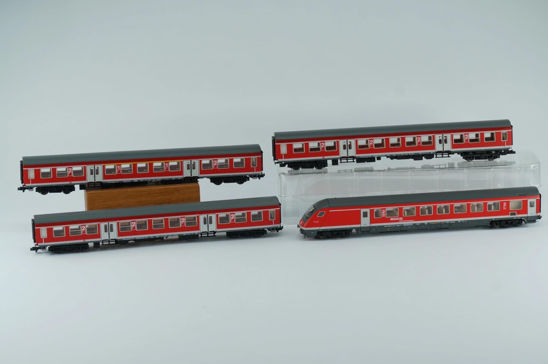 Tillig TT DB AG Nahverkehrs-Set 4-tlg. Steuerwagen Personenwagen 01598 München-Nürnberg-Express