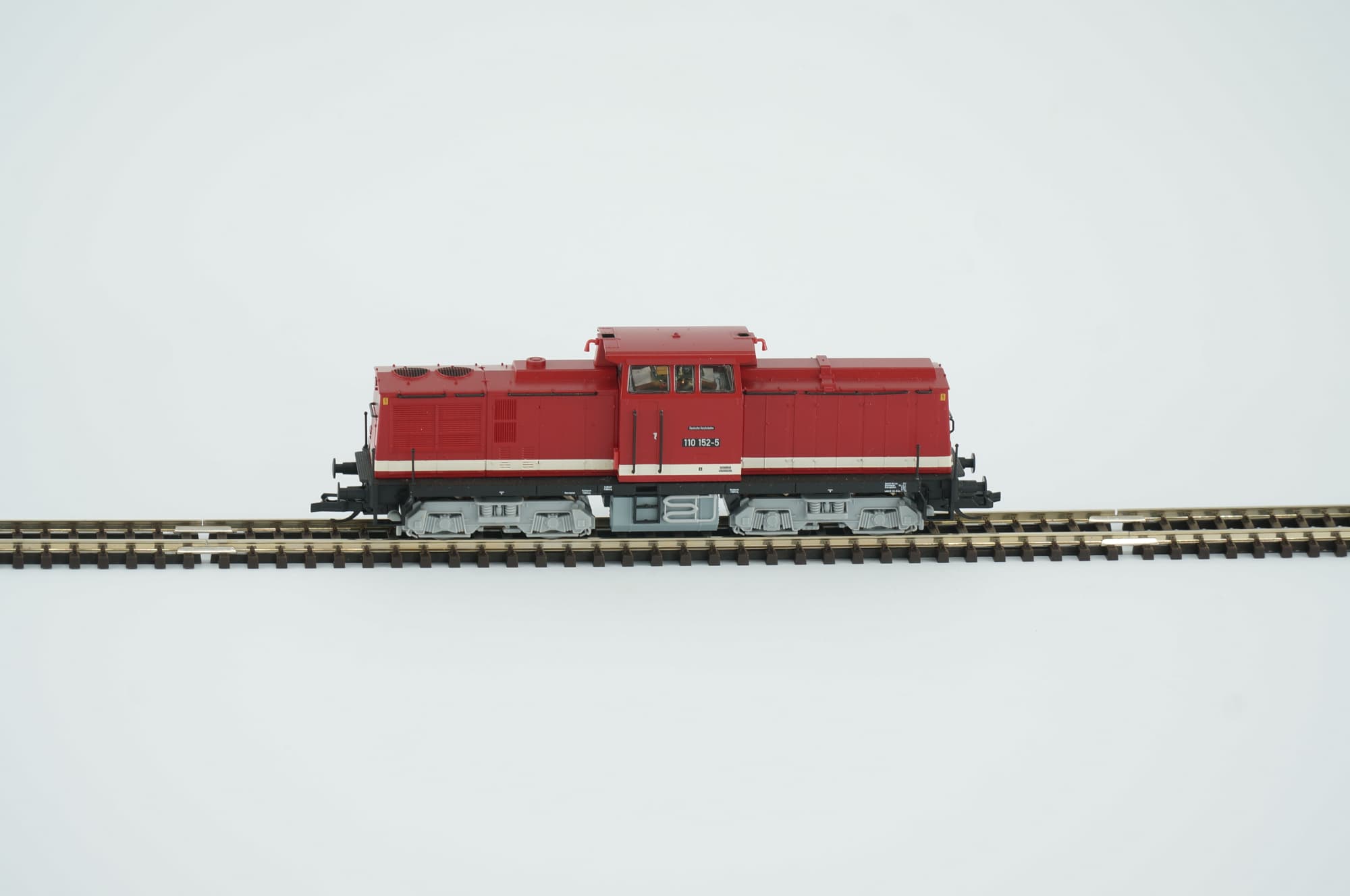 Tillig TT Digital DR Diesellokomotive BR 110 152-5 rot-weiß Epoche IV V100