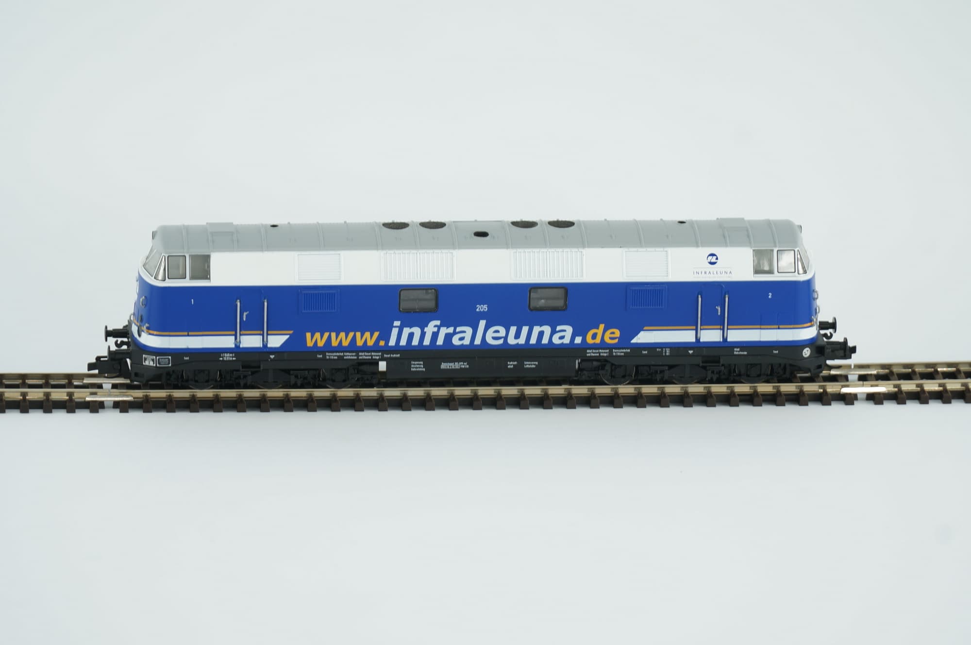 Tillig TT Digital Infraleuna 02680 Diesellokomotive 205 Epoche V Privatzug-Lok blau-weiß