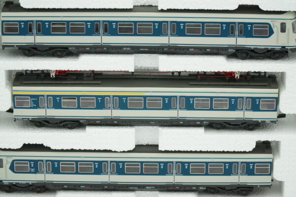 Rroco 43002 Triebwagenset BR 420 421 3-teilig Epoche IV H0 1:87 – Bild 5